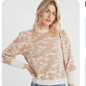 Banana Republic Camouflage Print puff sleeve Sweatshirt size xl